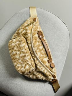 Michael Kors Erin Medium Waist Pack Crossbody Bag (great condition)