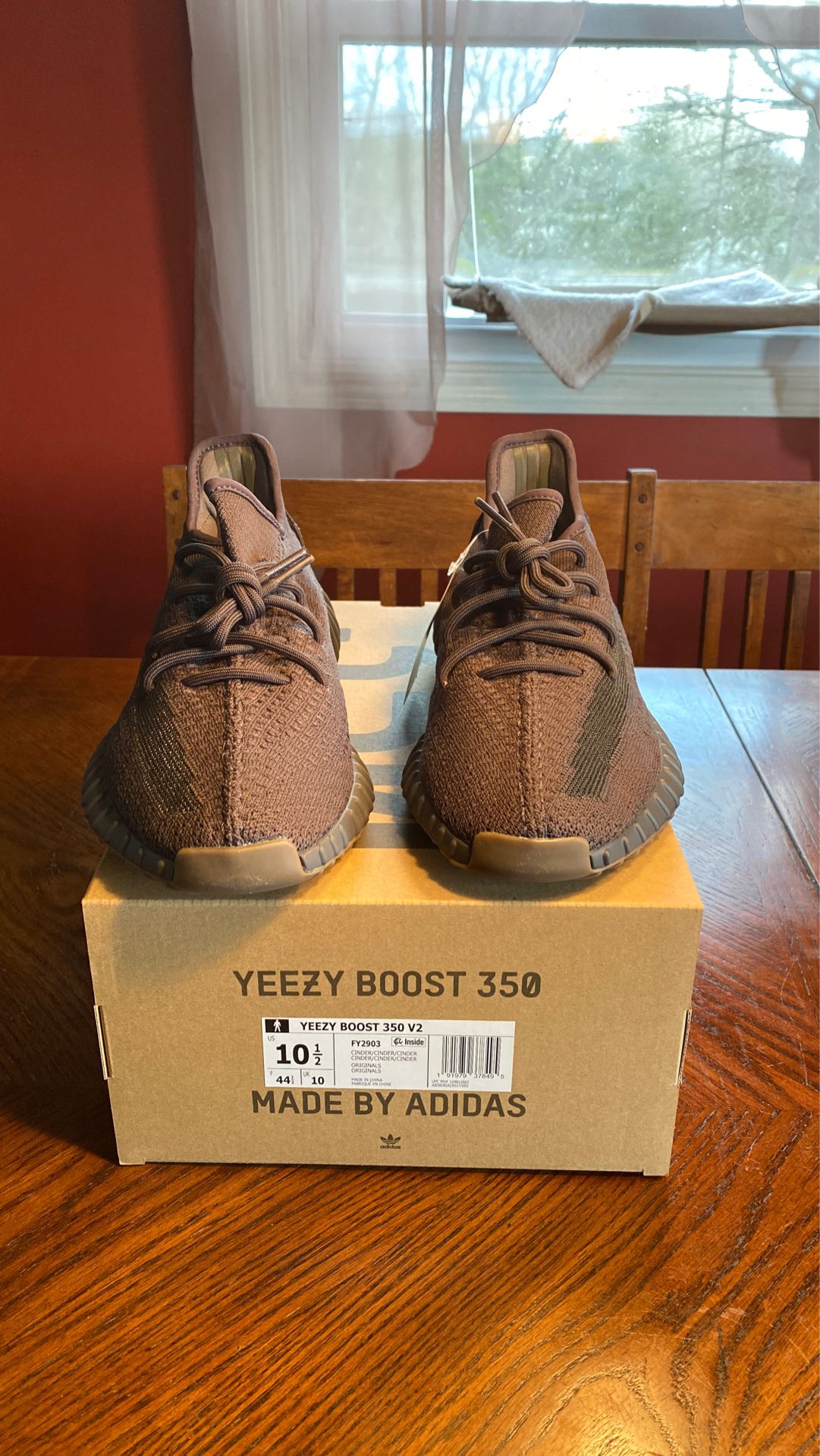 ADIDAS YEEZY BOOST 350 V2 CINDER SIZE 10.5