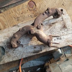 Chevrolet Ram Horn Exhaust Manifold