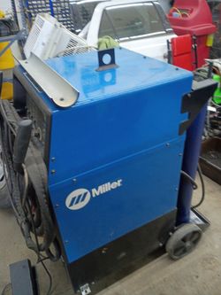 Big Comersal Welder New Condition We Have All Paperwork From When We Got It New