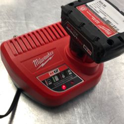 96091 Milwaukee 48-11-2440 12v Lithium Ion 4.0ah Battery & Charger 586983