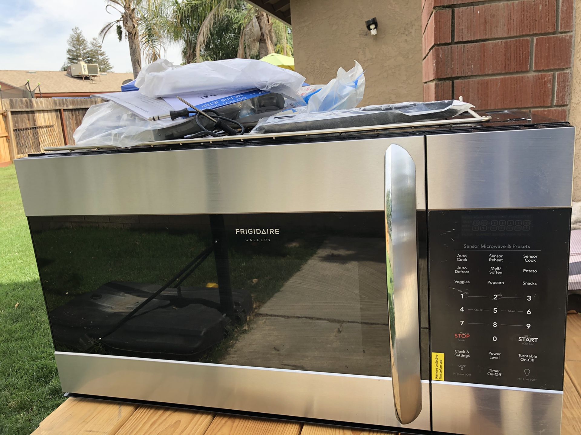 Frigidaire microwave oven