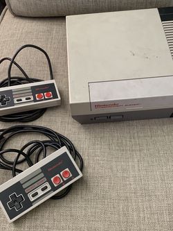 NES w/ 2 Controllers No Power Cable