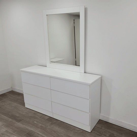 Dresser With Mirror// Comoda Con Espejo 