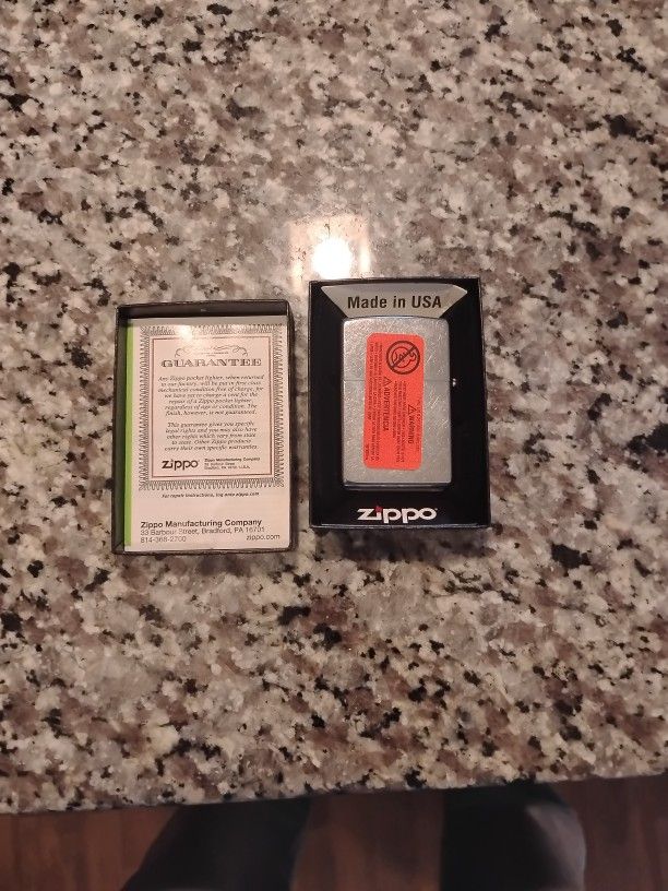 Regular Street Chrome Zippo Lighter
