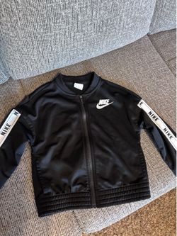 Nike kids sweater, size M