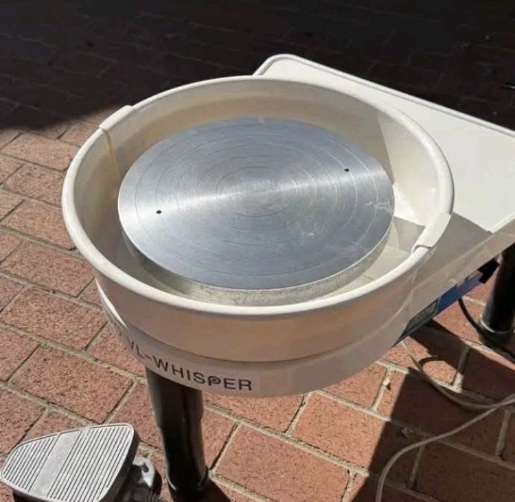 SHIMPO VL WHISPER POTTERY WHEEL WITH SPLASH PAN