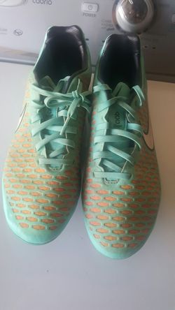 Nike Magista