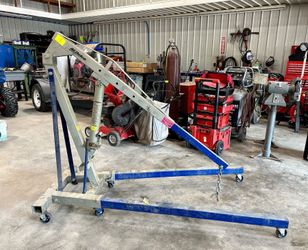 AC Delco 2 ton mobile engine hoist