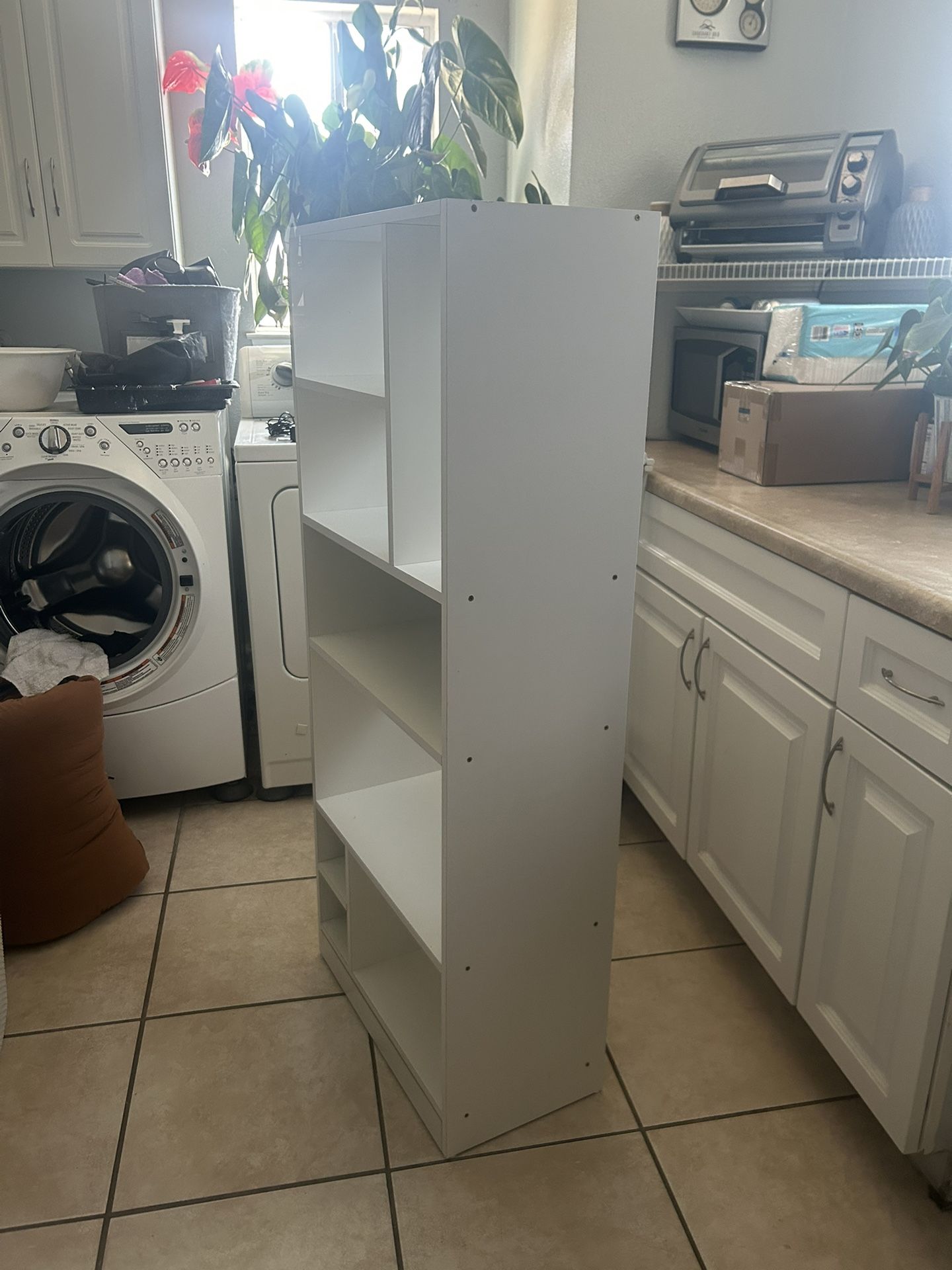 Modern white Shelf