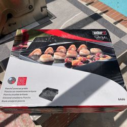 BRAND NEW : Weber Cast Iron Griddle