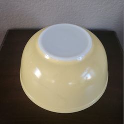 Pyrex 403 Medium Mixing Bowl EUC $40
