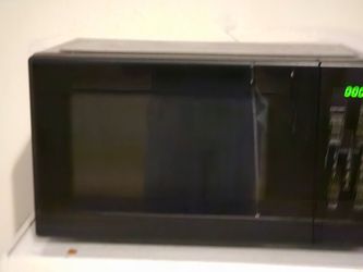 Microwave, not heating food &it needs to be fixed.