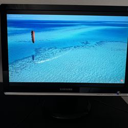 Samsung Widescreen LCD Monitor 22”