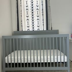 Like New Baby Crib + Mattress Bundle (3 Adjustable Heights) - $100