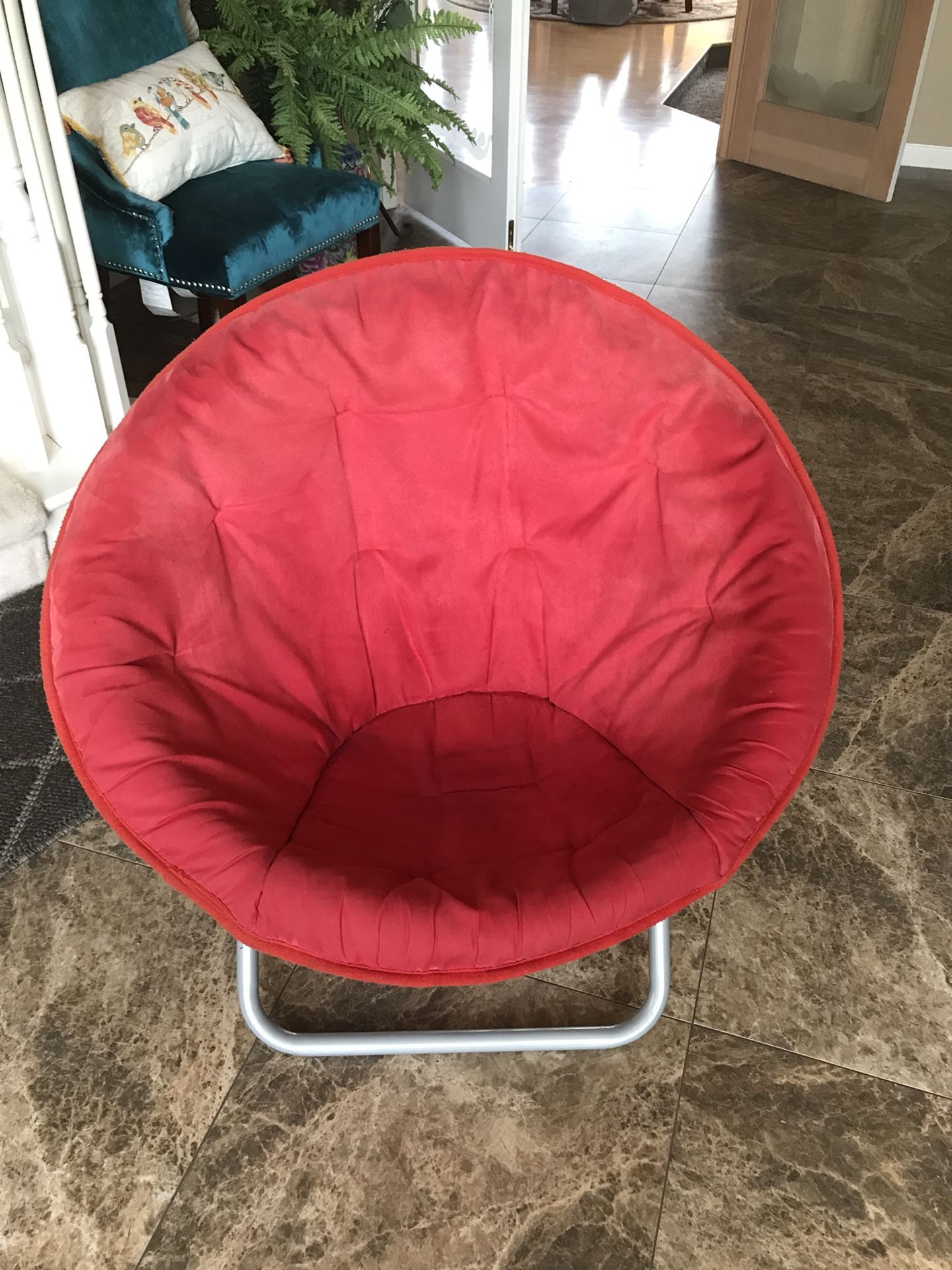 College Dorm room, Bedroom or Rec Room Folding Chair - Perfect Condition!