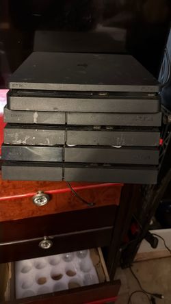 3 PlayStation 4 Y 1 PlayStation 3 