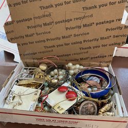 Crafters delight broken mismatched damaged and wearable Lot 1517