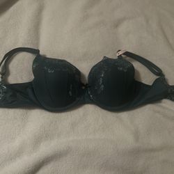 New with Tags Victoria Secret Bra’s / 34DDD /Selling them separately 