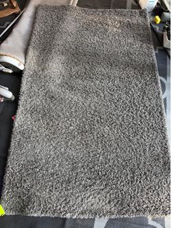 Shaggy gray rug