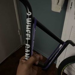 Black 2wg Bars 