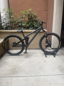 Black Market Dirt Jumper (Killswitch).