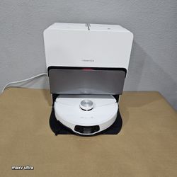 roborock s8 maxv ultra smart vacuum + mop station white