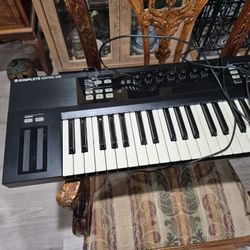 Komplete Kontrol S49
