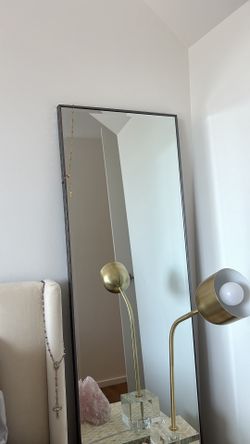Wall mirror