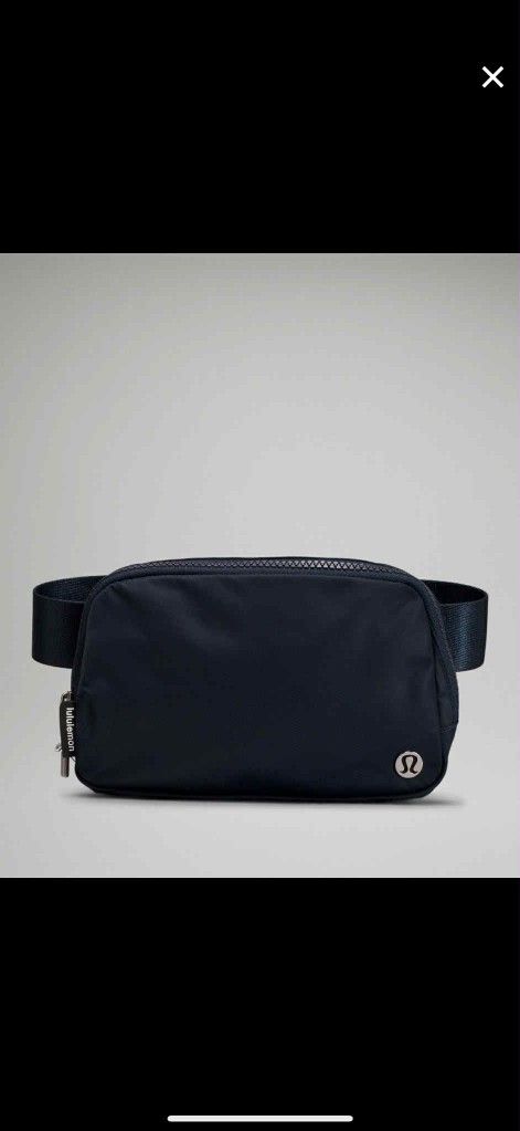 Lululemon Everywhere Belt Bag