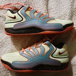 Nike Kevin Durant KD 18 men's shoe size 12