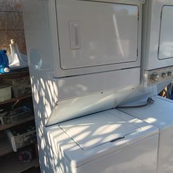 Lavadora y Secadora de gas marca Whirlpool 