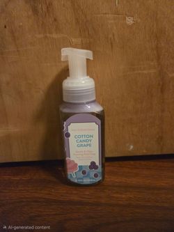 Bath And Body Works hand foaming soap cotton candy grape