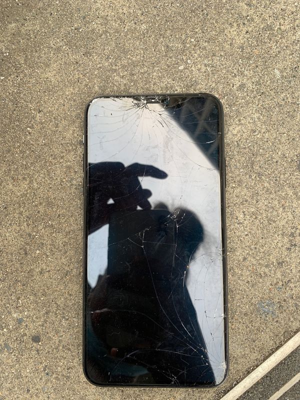 IPhone 11 Pro Max cracked screen for Sale in Sacramento