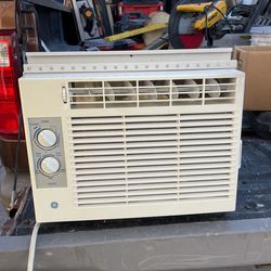 Window air conditioner