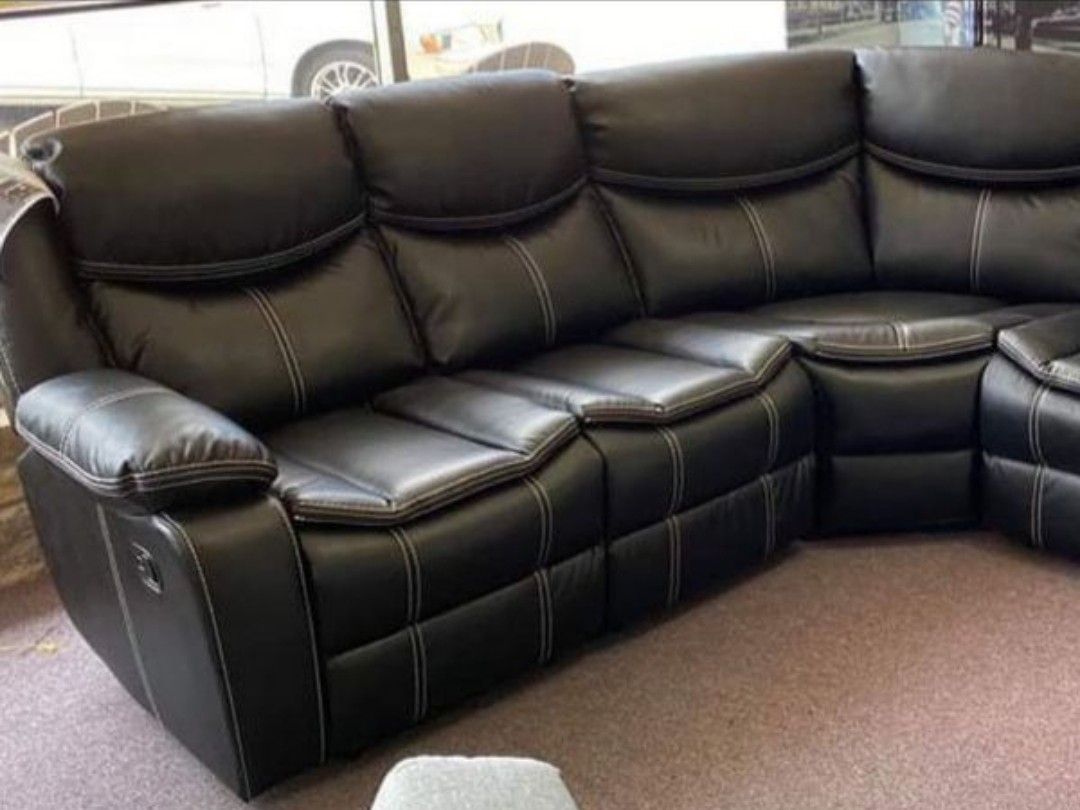 Bastrop black reclining sectional sofa