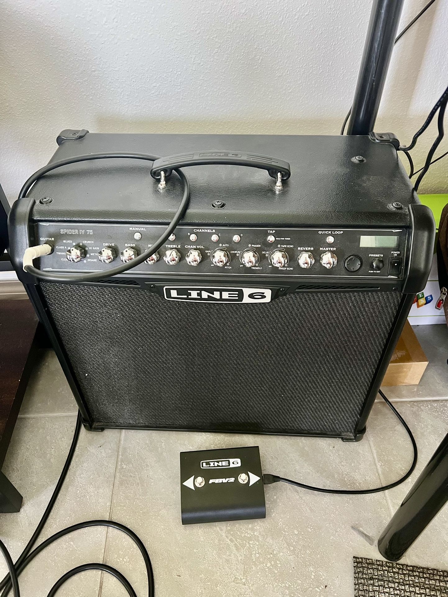 Electric Guitar Amp Line 6 Spider IV 75 Watts + Foot switch