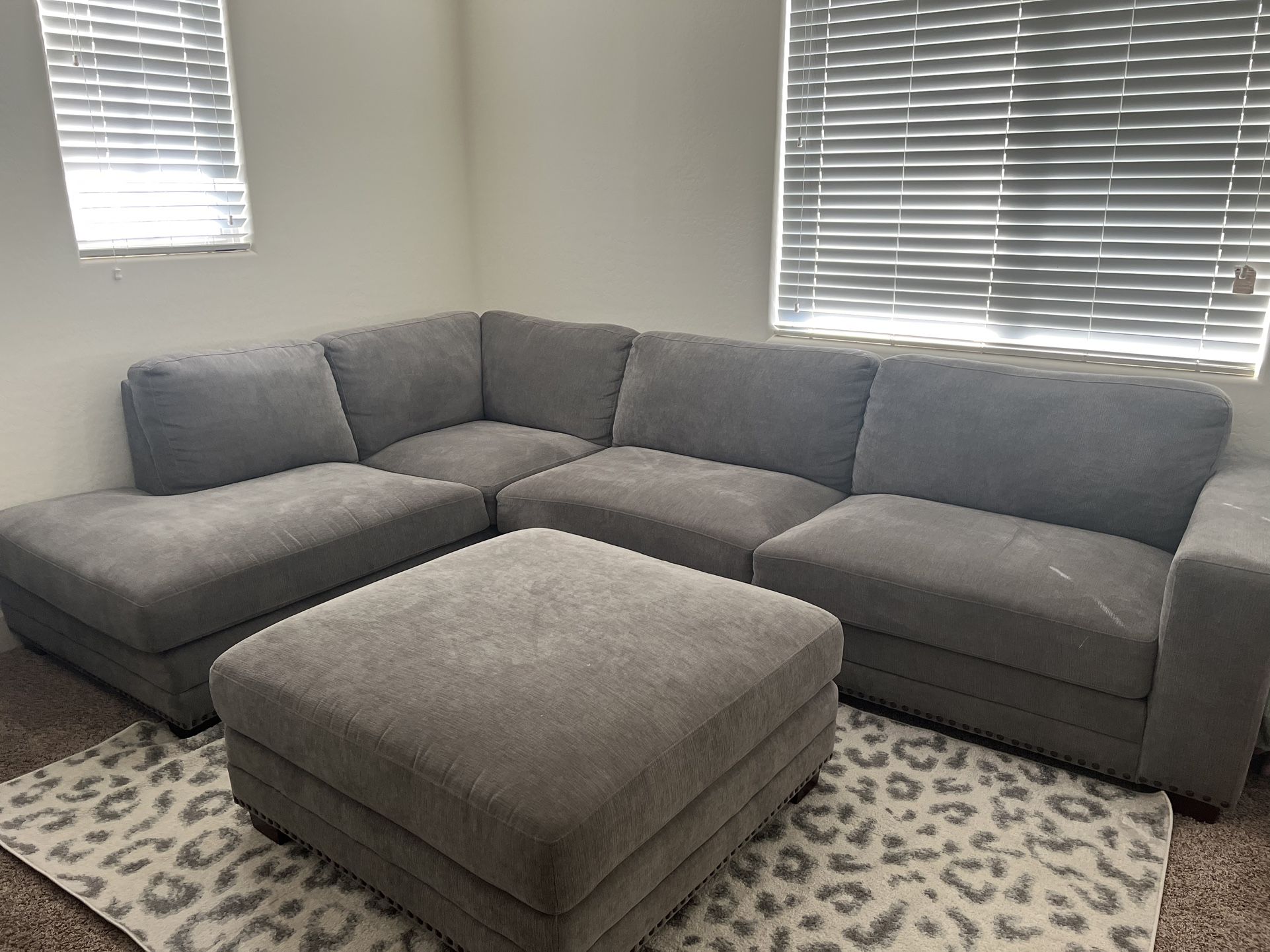 Sectional Couch With Ottoman