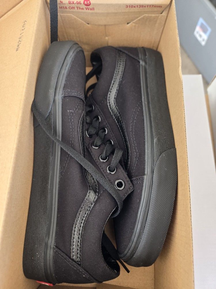 Black Van Size 6 MENS Size 7.5 Womens ( Pick Up In Mesa)