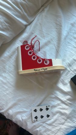 Teaches You How To Tie Your Shoes