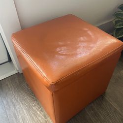 Excellent ottoman. Come and pick it up.