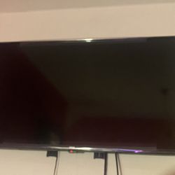 Roku 40 Inch Tv for Sale in Milwaukee, WI - OfferUp
