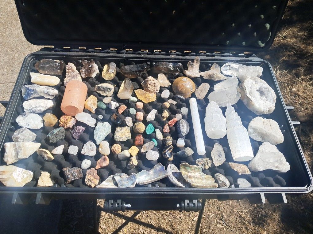 CRYSTAL COLLECTION & CARRYING CASE