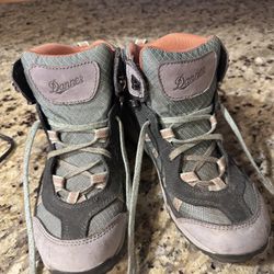 Danner Hiking Boots Women’s Sz. 9