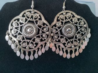 Avon Silvertone Medallion Earrings NIB