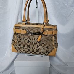 Coach Vintage Hampton Signature Canvas 