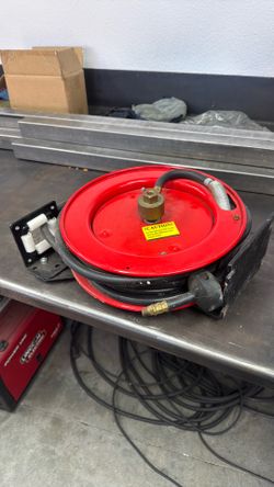 Air hose retractable reel