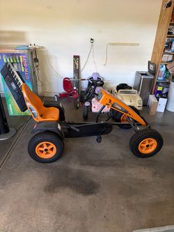 Peddle car