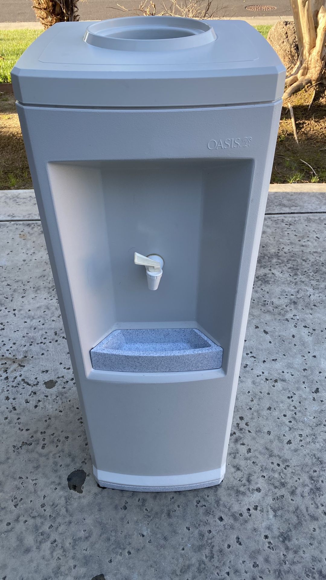 Oasis Water Dispenser for Sale in Manteca, CA OfferUp