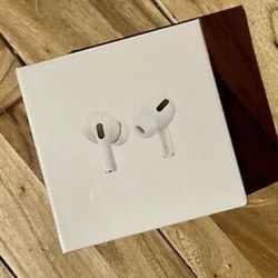*NEW* Apple AirPods Pro With Wireless Charging Case White